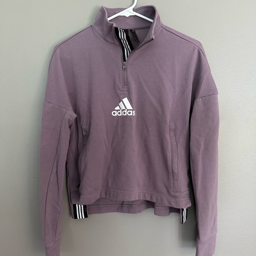 Cropped Adidas Sweatshirt